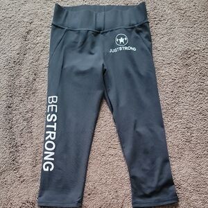 JUST STRONG Black CAPRI